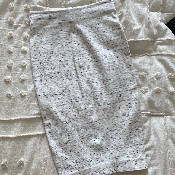 Wilfred | Size: XS | Midi Skirt | Colour: white with grey/ black details | - Picture 1 of 4